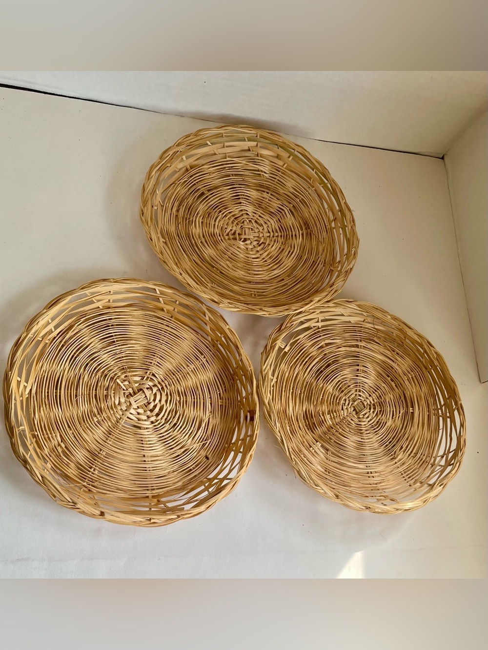Vintage Handwoven Round Wicker/Bamboo Plate Holder/Baskets (Set 3) Natural Tan